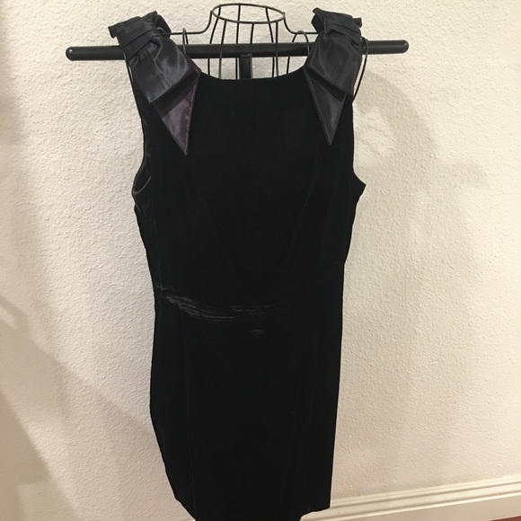 Dress - Picture 2 of 6